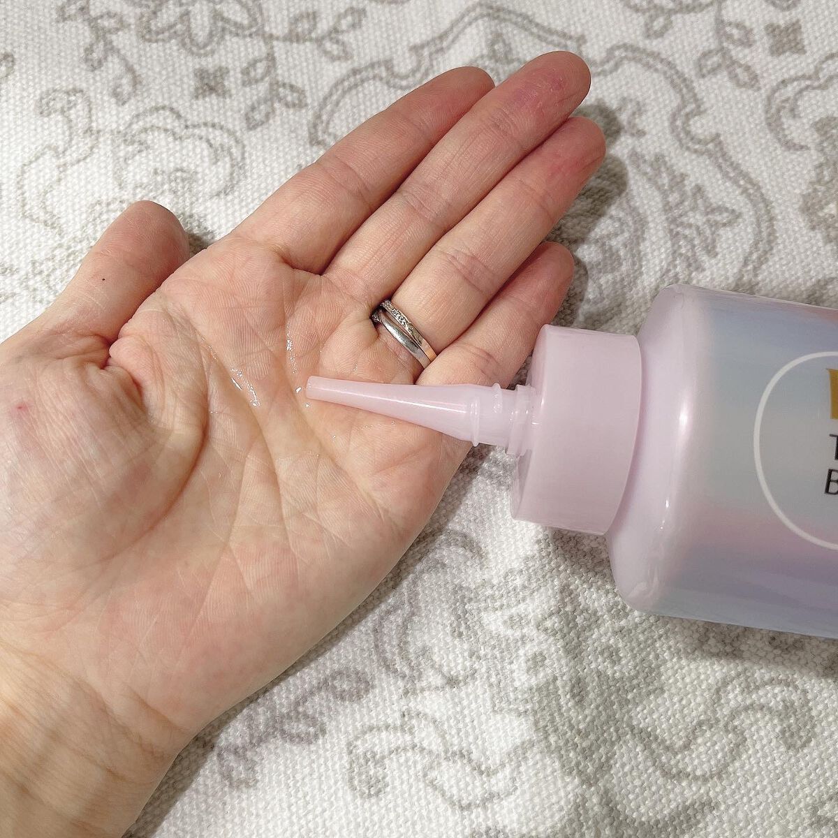 エッセンシャル プレミアム ウォータートリートメント EXスムース/エッセンシャル/アウトバストリートメントを使ったクチコミ（3枚目）