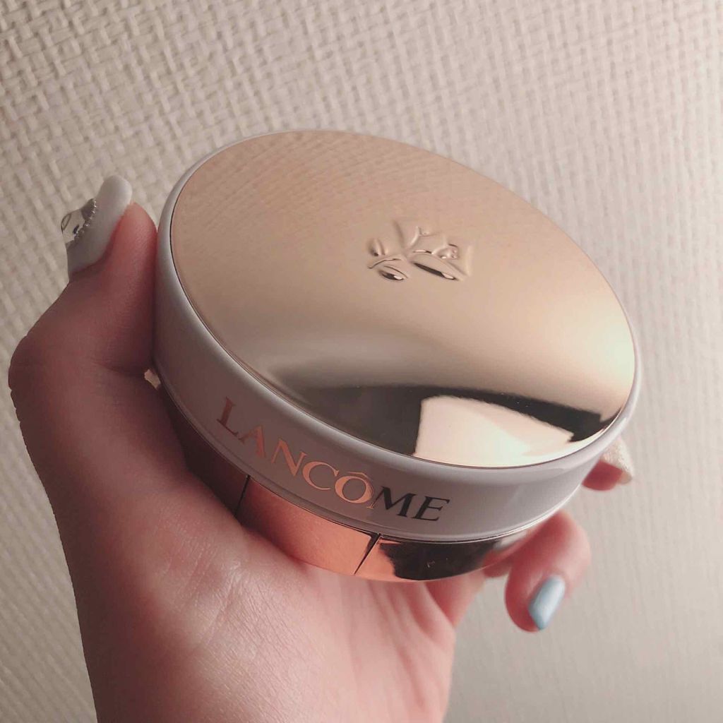 
LANCOME
ブランエクスペール クッションコンパクトL BO-01

ランコムのクッションファンデーションの中でも、1番ツヤ感があって、カバー力が低めのものです！
低めといっても赤みなどの気になる部分は隠せるし、ファンデーションは薄づ