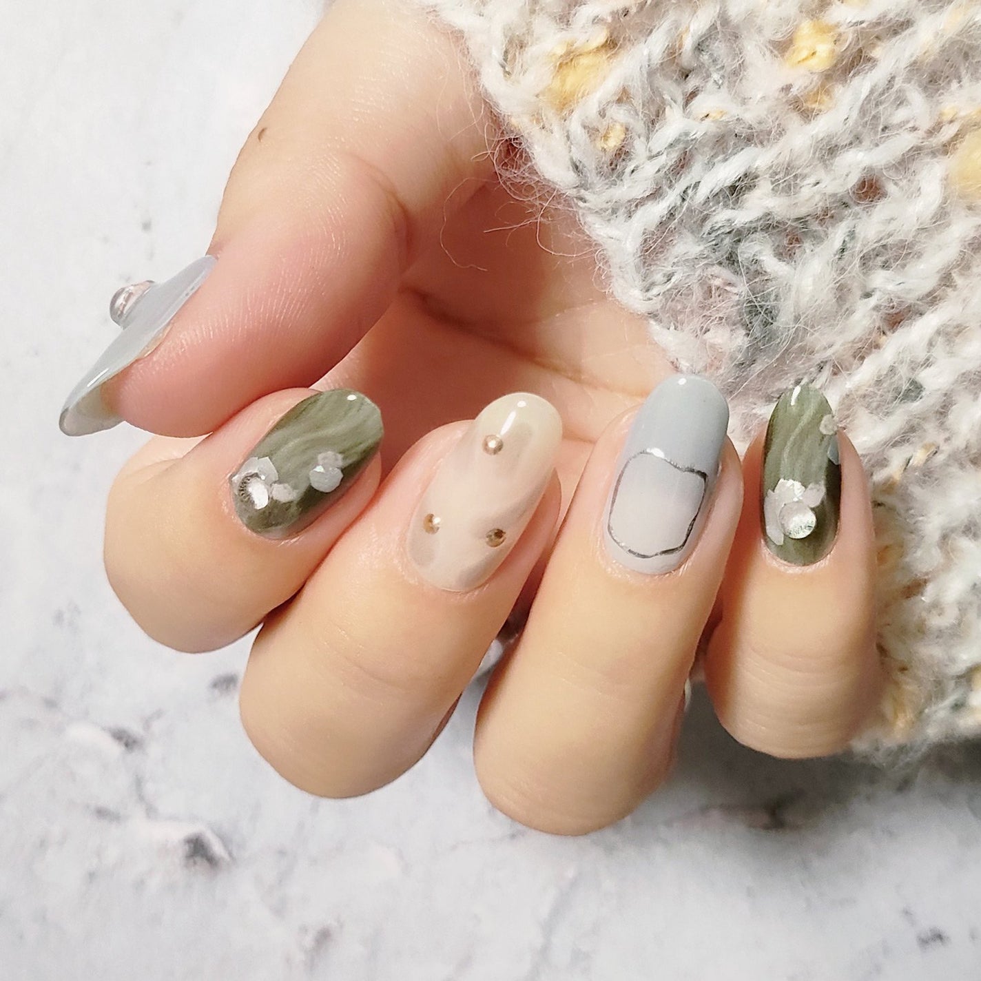 GLAZE グレーズ 半硬化タイプジェルネイルシール/DASHINGDIVA MAGICPRESS/ネイルシールを使ったクチコミ(5枚目)