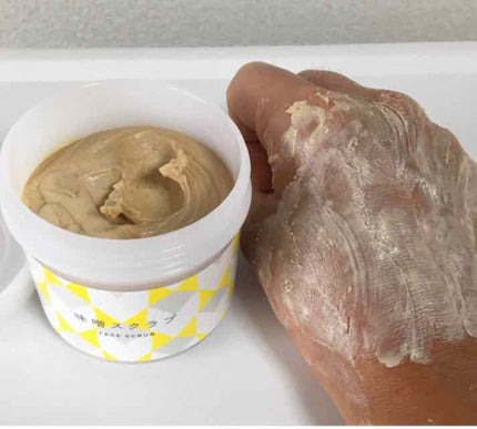 キツネノチエ 味噌スクラブのクチコミ「コメヌカと、ホワイトクレイのスクラブで、優しく角質をオフしてくれます。大豆系保湿成分でしっとり.....」(3枚目)