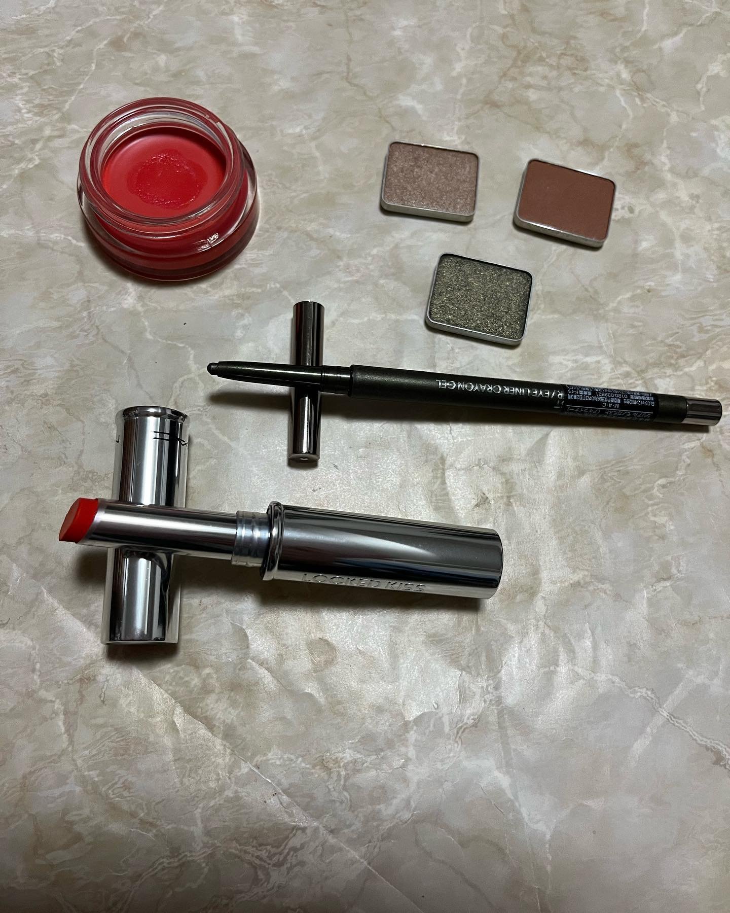 プレスド アイシャドー（レフィル） M デザートブラウン 288/shu uemura/単色アイシャドウを使ったクチコミ（1枚目）