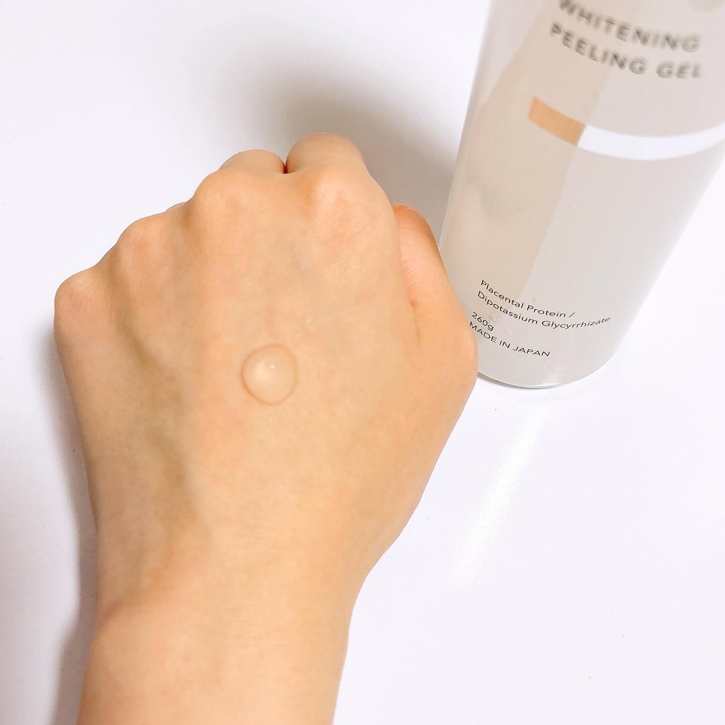 LENA on LIPS 「.▷MEDIS/WHITENINGPEELINGGELピーリン..」(4枚目)