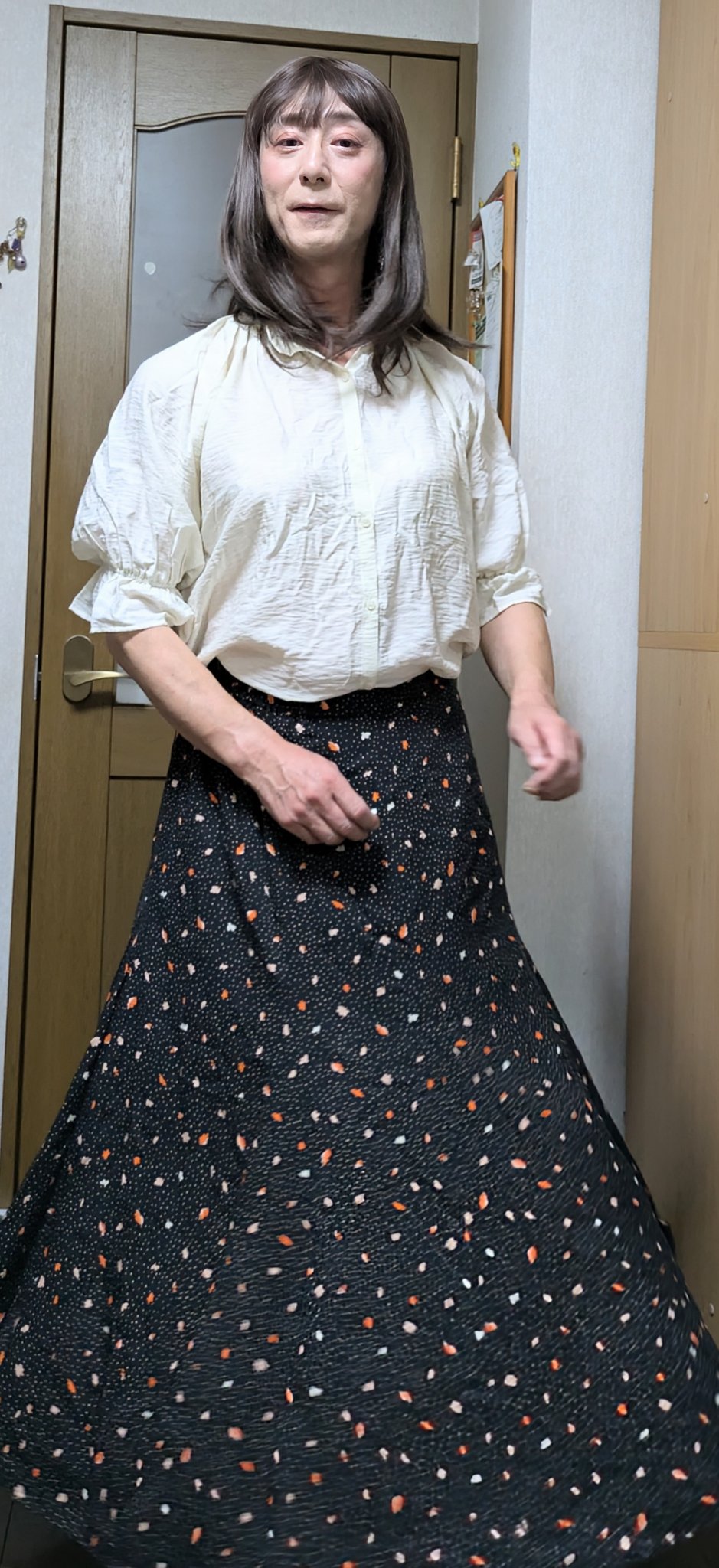 CEZANNE ビタートーンアイシャドウのクチコミ「今日のメイクとコーデ
お出掛け出来なかったので
お家で楽しみました❤️
アイシャドウは単色でグ.....」（3枚目）