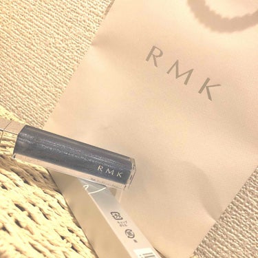 💄RMK リップジェリーグロス/ワンダーブルー

ずーっとブルーグロスが欲しくて欲しくてホワイトデーのお返しに買ってもらえました🤤💕

😻良い点😻
・ラメがザクザクで可愛い💕
・デパコスの中では比較的安