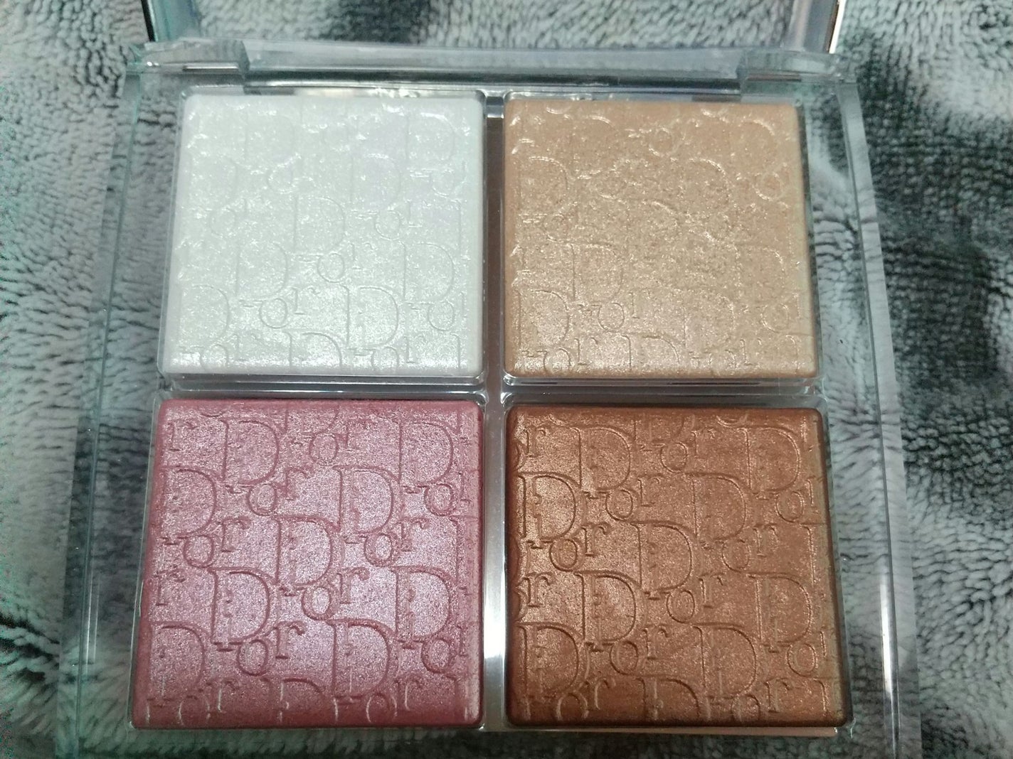 ディオール バックステージ フェイス グロウ パレット/Dior/ハイライトを使ったクチコミ(4枚目)