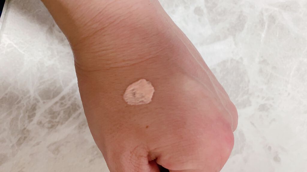 UR GLAM COVER&HIGHLIGHT CONCEALER/U R GLAM/リキッドコンシーラーを使ったクチコミ(2枚目)