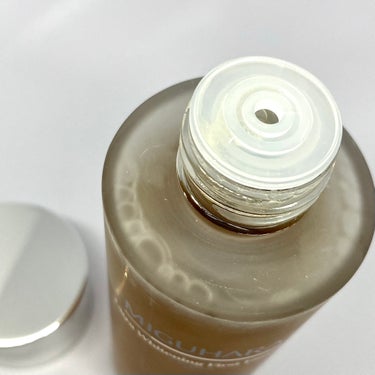 MIGUHARA Ultra Whitening First Essenceのクチコミ「＼美白ケアに／


ナイアシンアミド配合の
導入美容液💛🫧


┈┈┈┈┈┈┈┈┈┈┈┈┈┈┈.....」（3枚目）