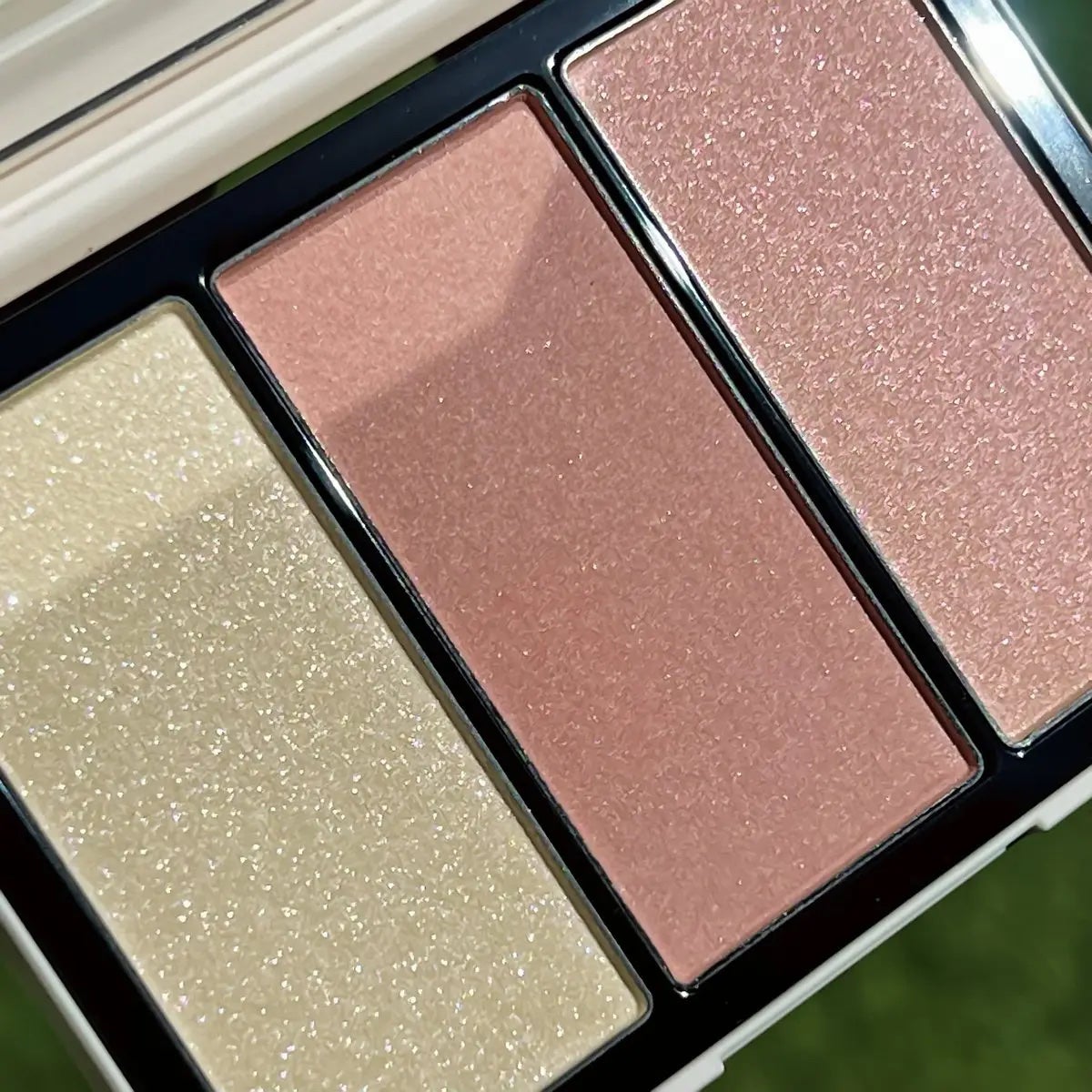 フェイス スタイリスト/SNIDEL BEAUTY/アイシャドウパレットを使ったクチコミ(2枚目)