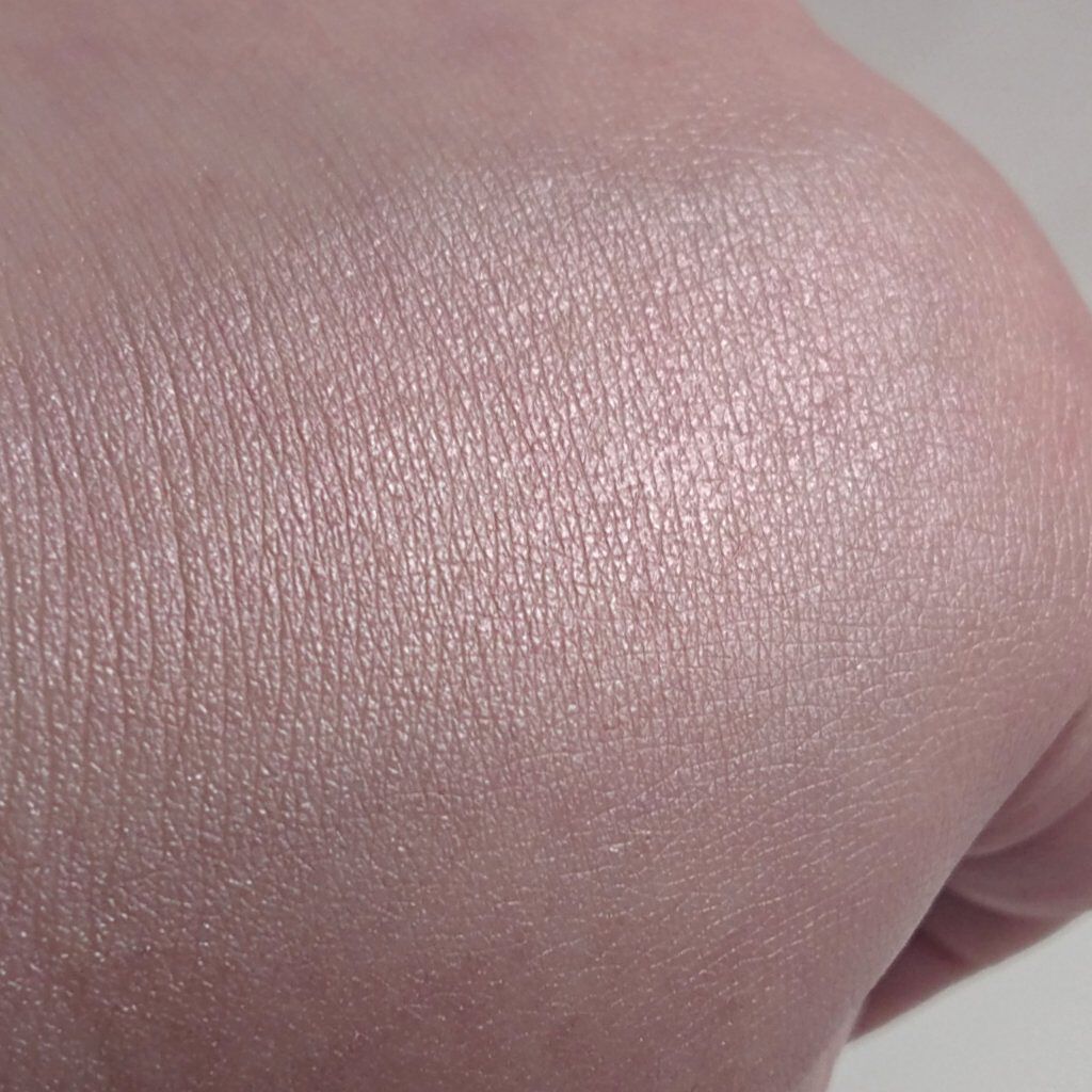 ソーラーグロウ ユニバーサル イルミネーティングドロップス/DOLCE&GABBANA BEAUTY/化粧下地を使ったクチコミ（3枚目）