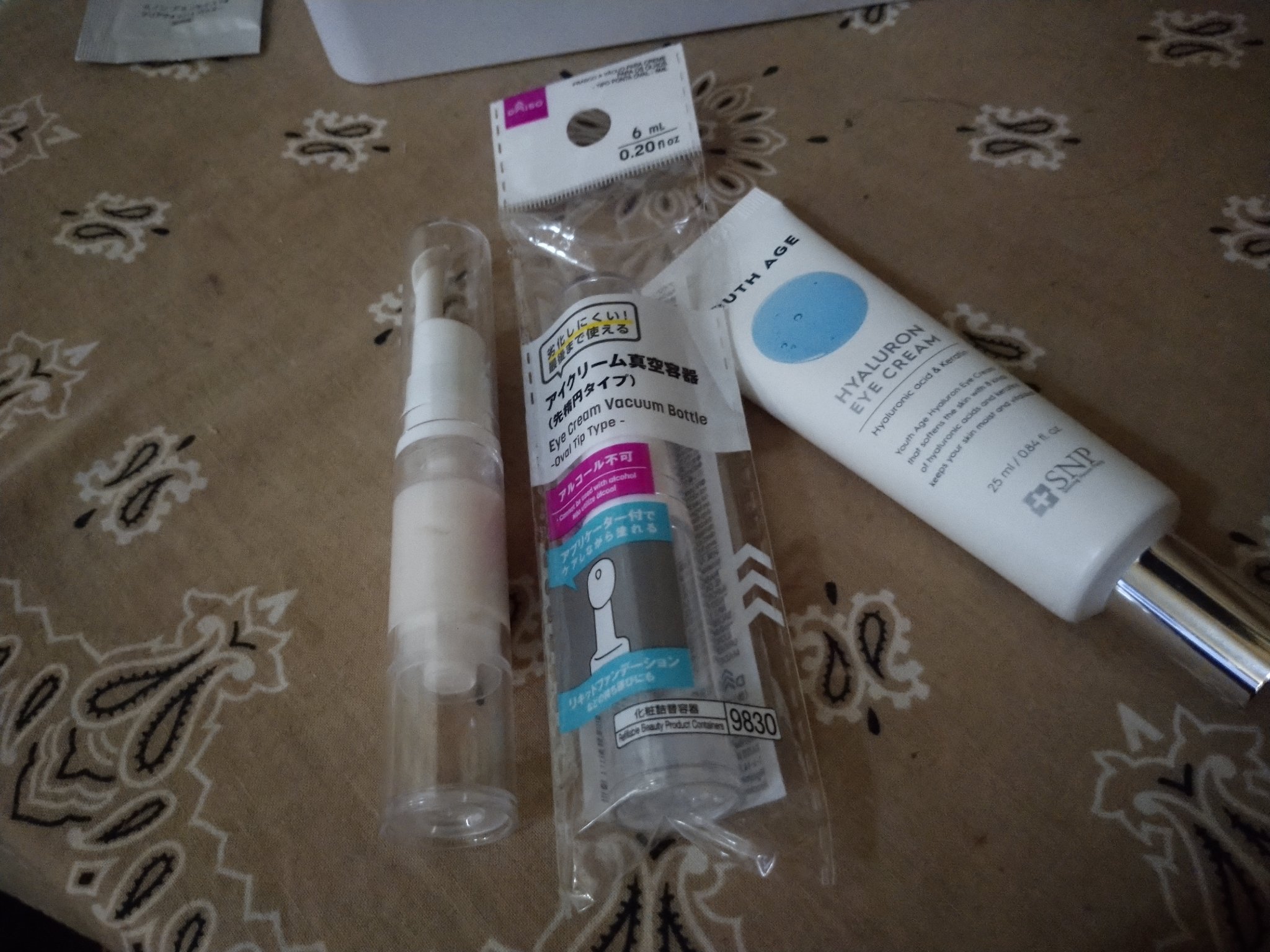 アイクリーム真空容器（ロールタイプ、６ｍＬ）/DAISO/その他化粧小物を使ったクチコミ（1枚目）