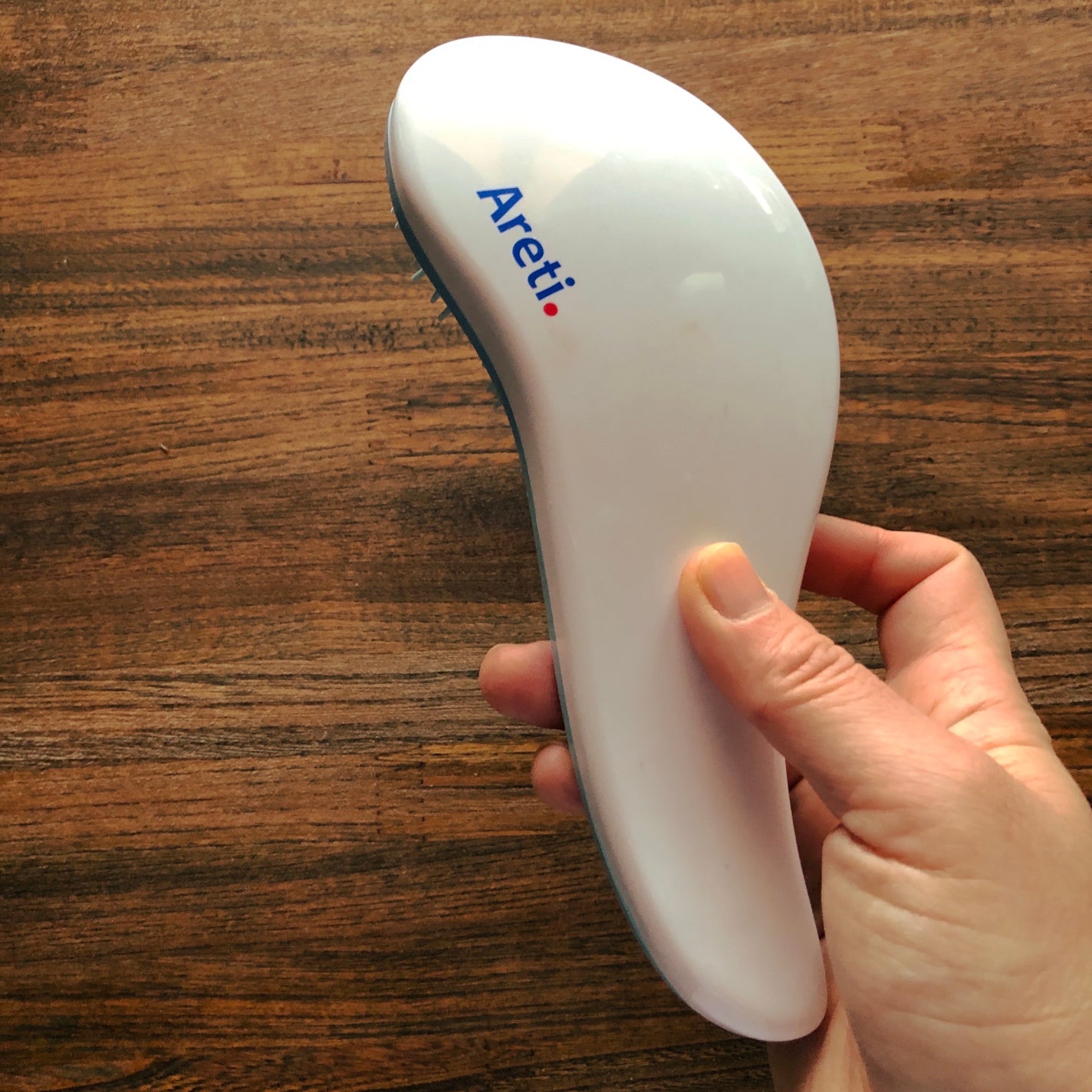 デタングル 絡まない 頭皮洗浄ブラシ TUFT 673/Areti./スカルプブラシを使ったクチコミ(2枚目)