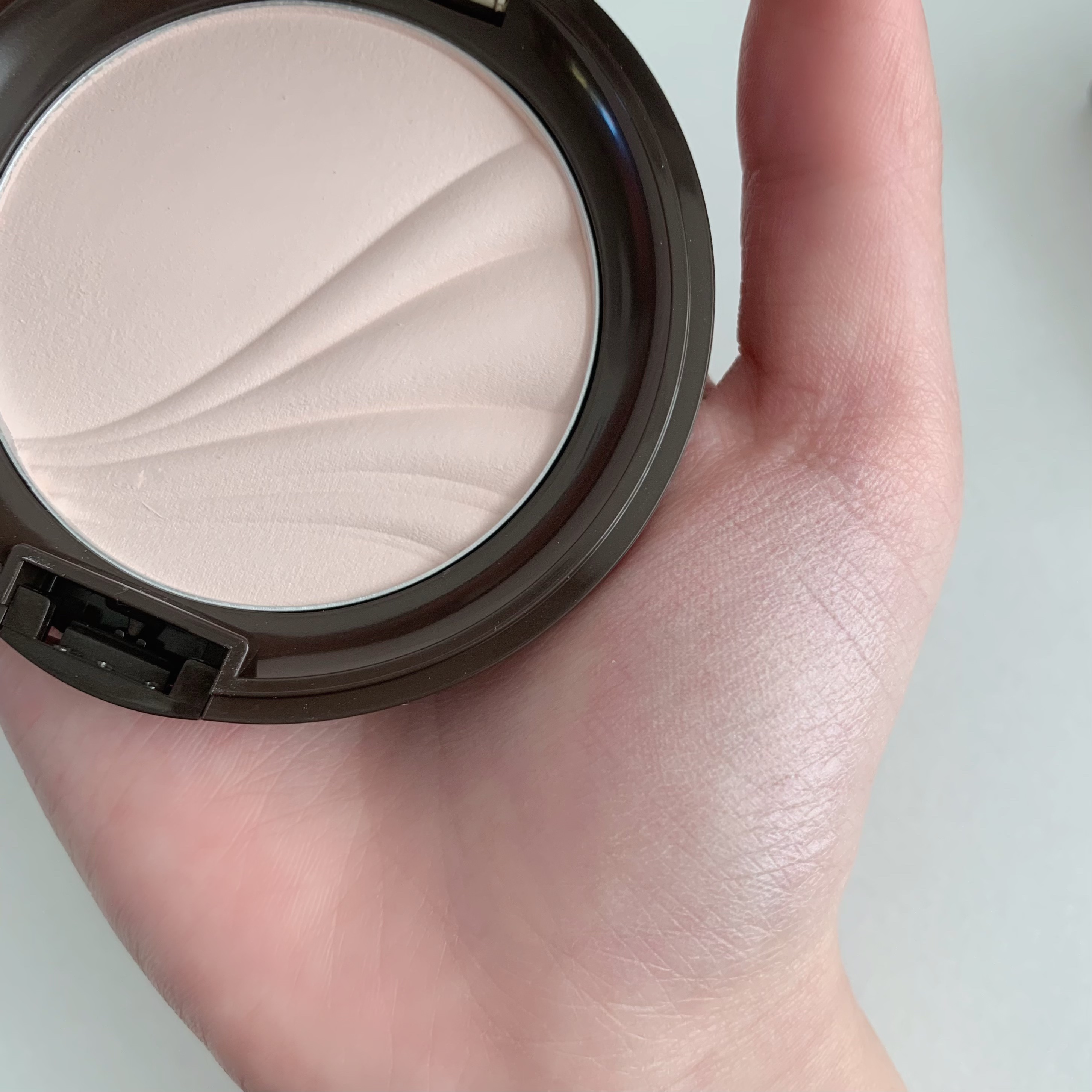 フェイスアップ プレストパウダー SPF23 / PA++/COVERMARK/プレストパウダーを使ったクチコミ（3枚目）