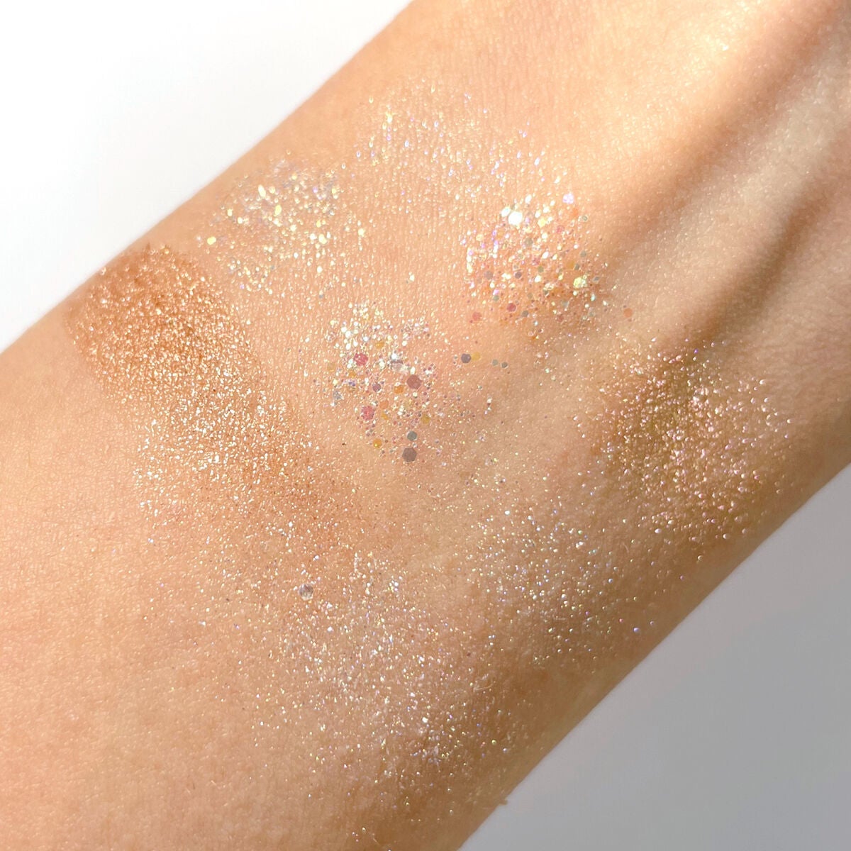 グリッターペディアアイパレット/unleashia/アイシャドウパレットを使ったクチコミ(4枚目)