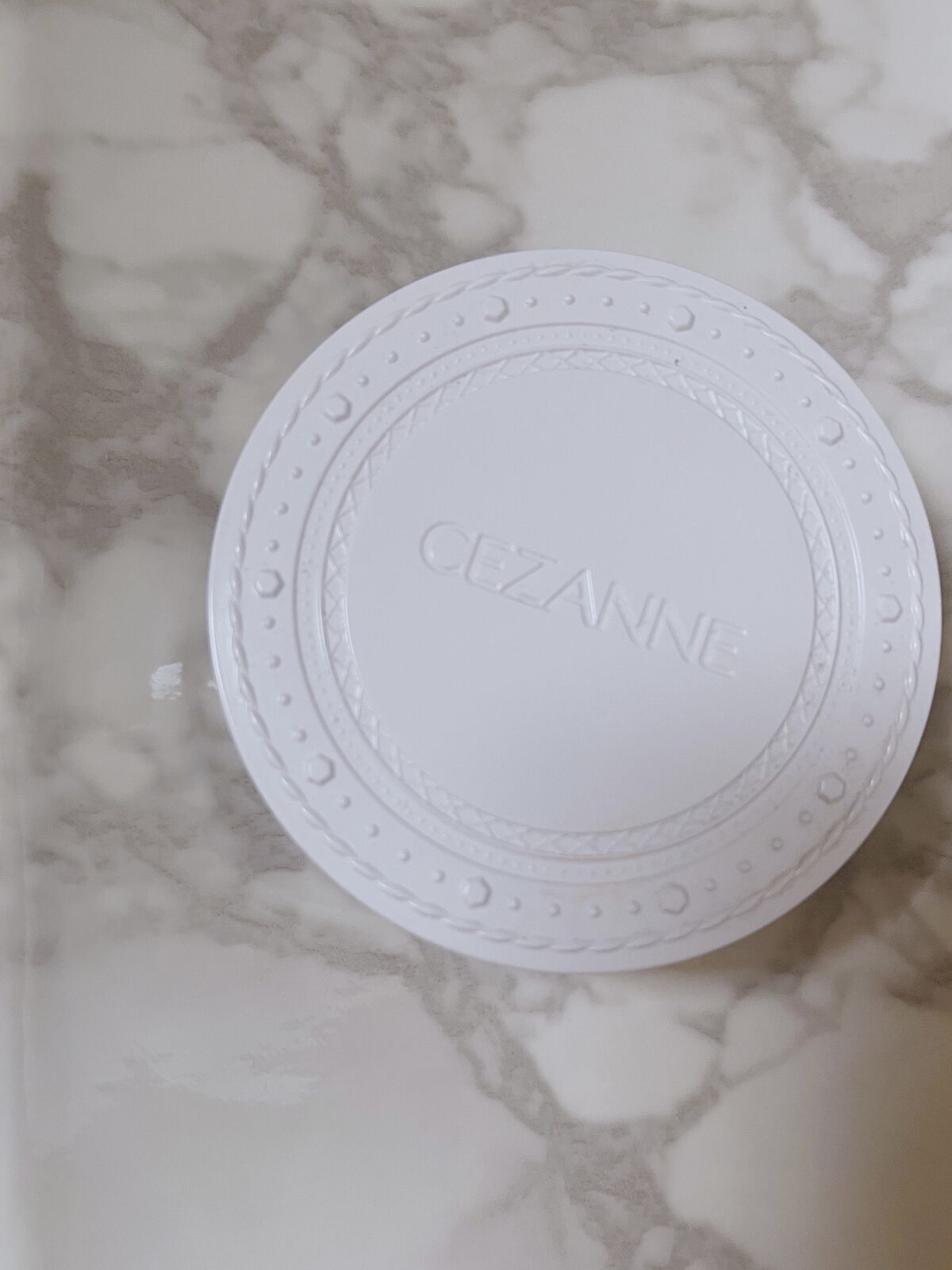 UVクリアフェイスパウダー/CEZANNE/プレストパウダーを使ったクチコミ（1枚目）