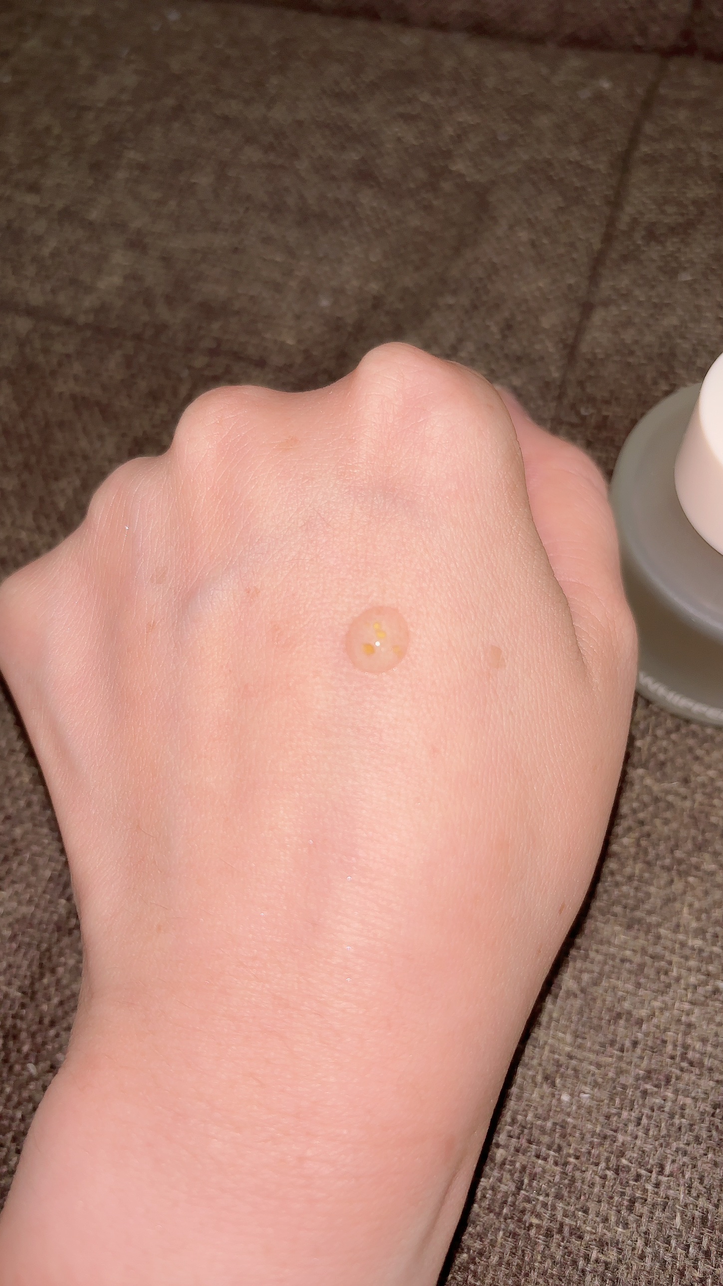 WHIPPED ホイップドユジャモンヴィーガンビタシロップアンプルのクチコミ「こちらヴィーガンビタシロップアンプルは、くすんでシミの目立つようなお肌に集中シミケアの叶えられ.....」（2枚目）