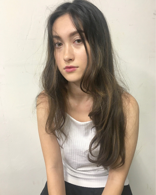 ロングヘアの女性