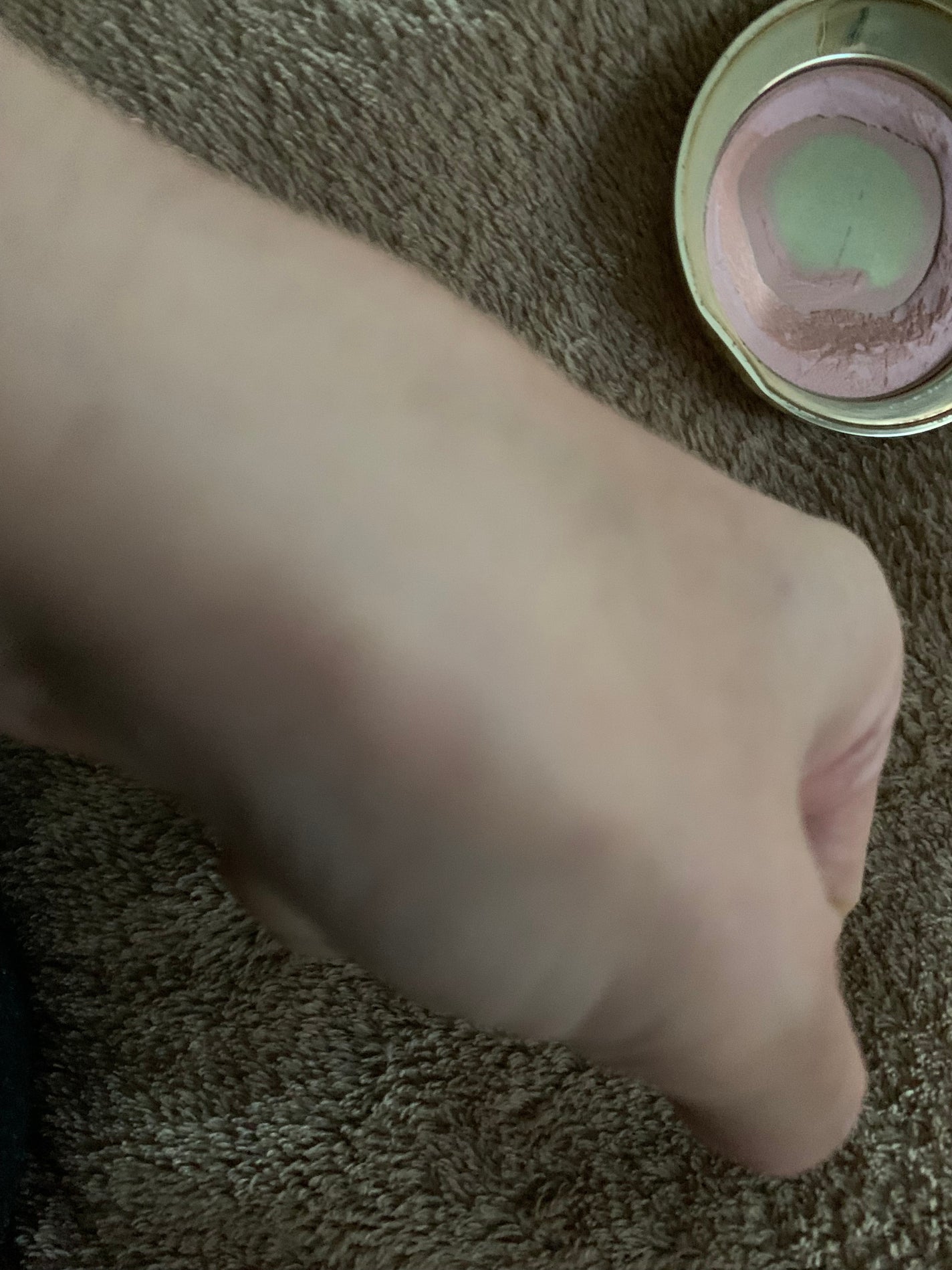 白いポメラニアン on LIPS 「ディオールのピンクのフェイスパウダーすごく粒子の細かいキレイな..」(2枚目)