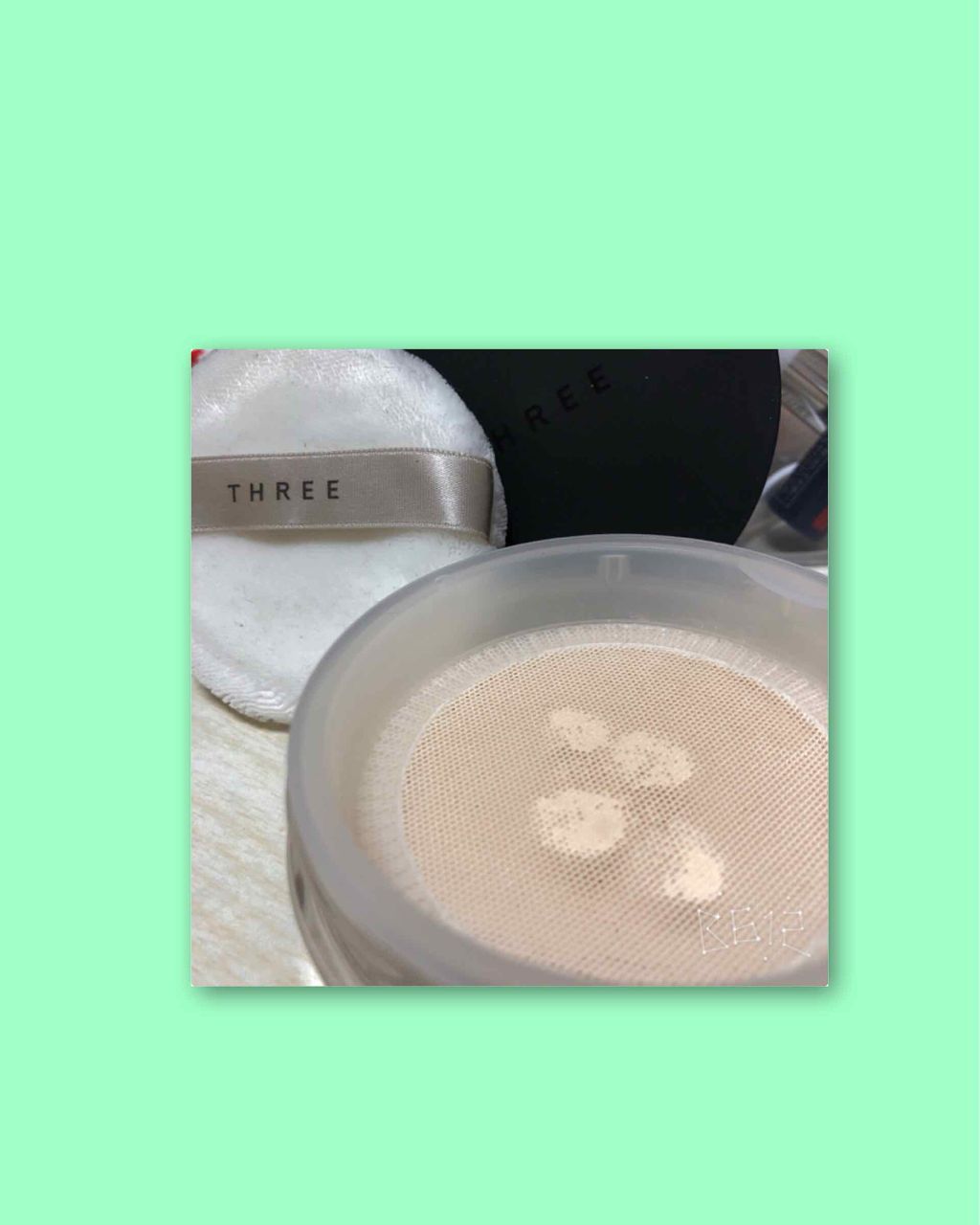 アルティメイトダイアフェネス ルースパウダー/THREE/ルースパウダーを使ったクチコミ(2枚目)