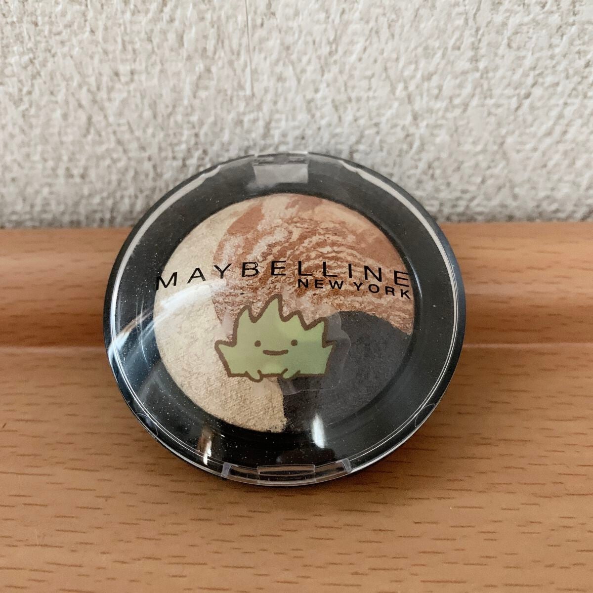 ハイパーコスモ トリオ シャドウ/MAYBELLINE NEW YORK/単色アイシャドウを使ったクチコミ(1枚目)