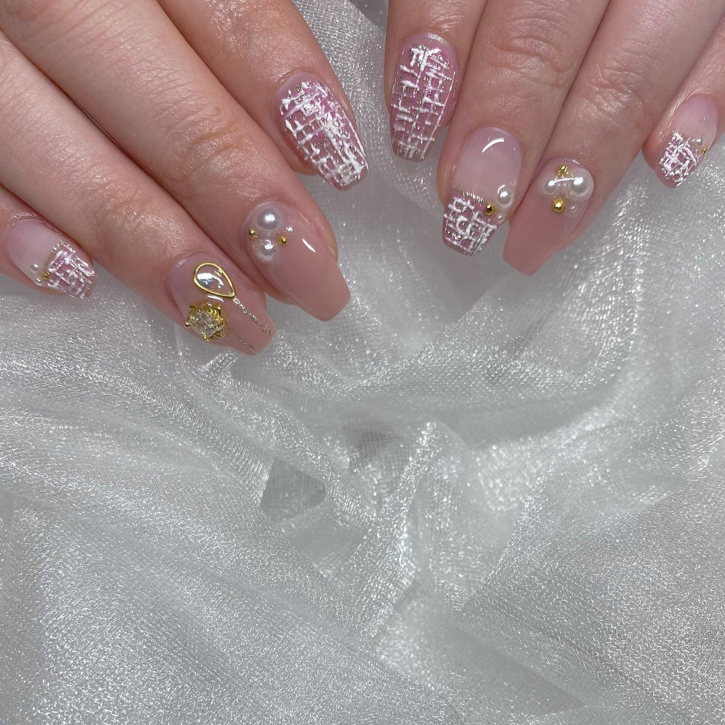 kanna on LIPS 「・・・あざとピンクネイルXmasver.🎄💕ぽこぽこツイード、..」(3枚目)