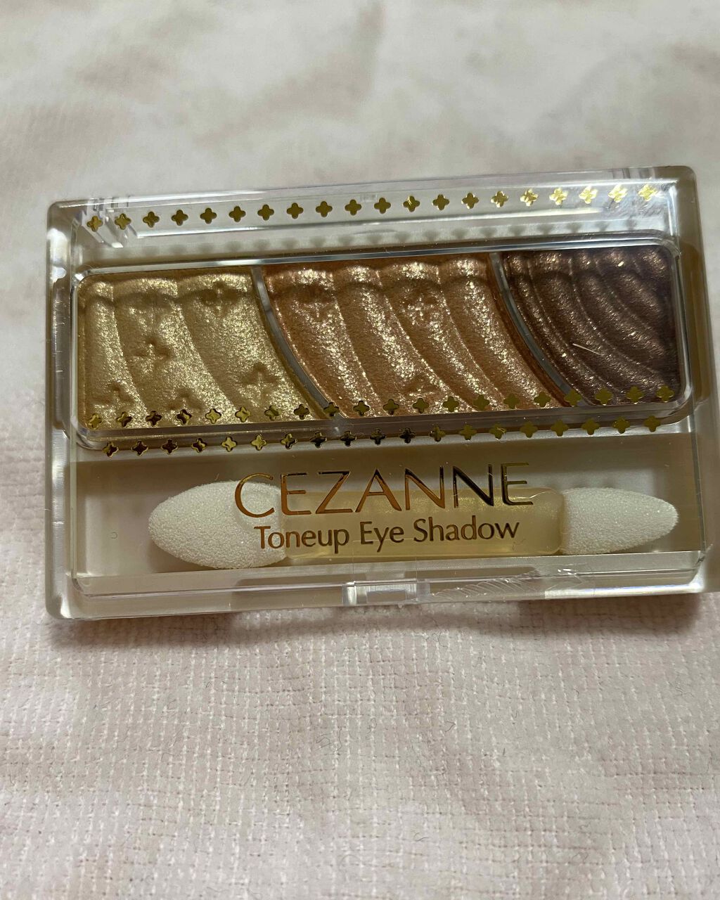 choco on LIPS 「#セザンヌトーンアップアイシャドウ#セザンヌ#アイシャドウやっ..」(2枚目)