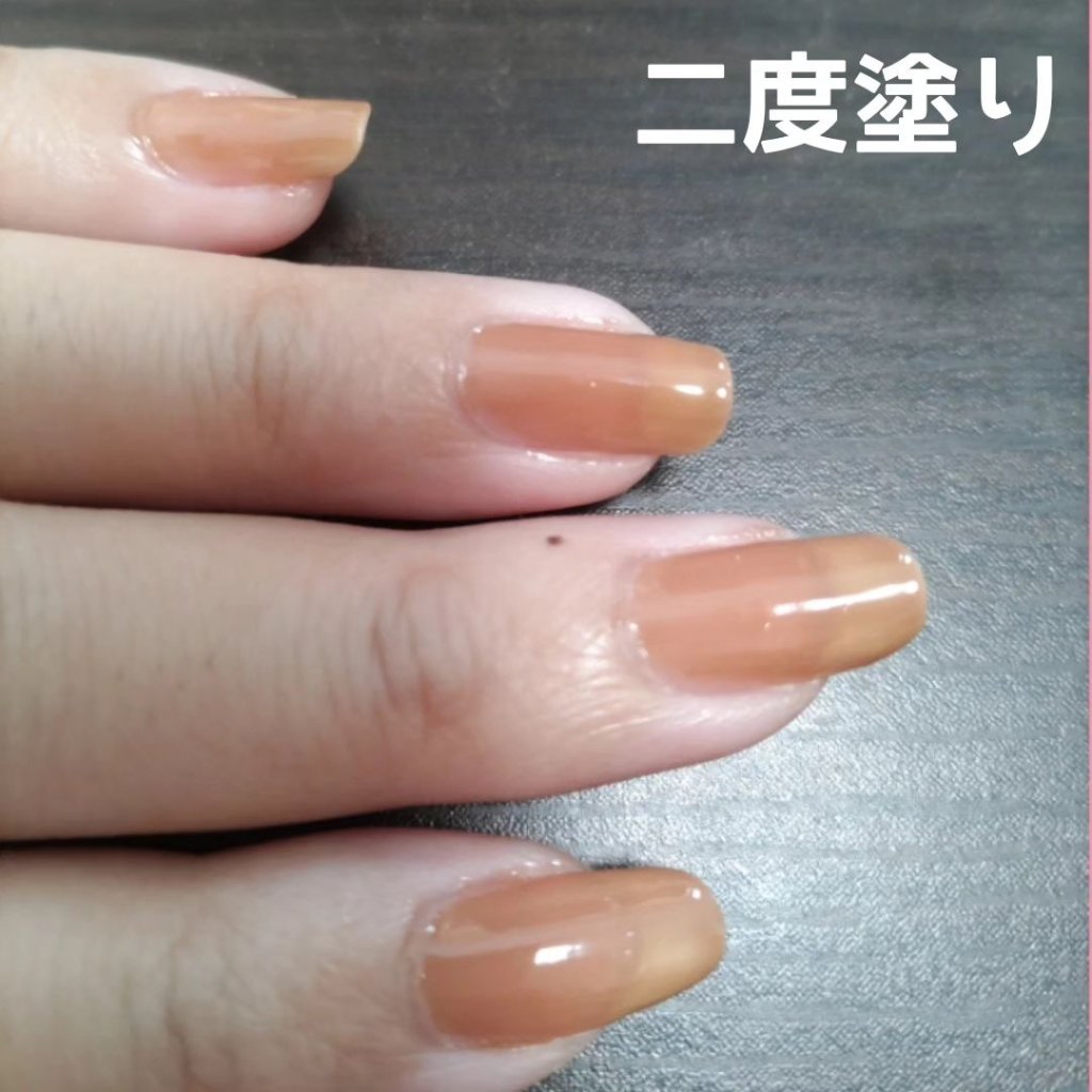 アンドバイロムアンド　グラッシードロップネイル BE01 キャラメル/&nd by rom&nd/マニキュアを使ったクチコミ（3枚目）