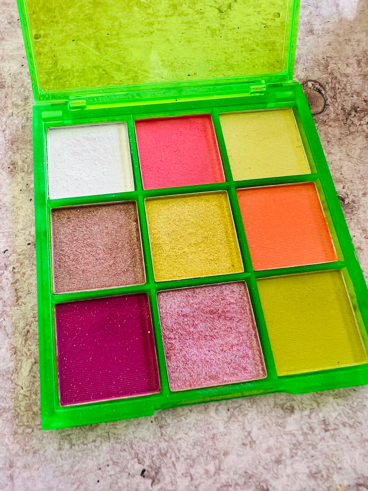 UR GLAM BLOOMING EYE COLOR PALETTE/U R GLAM/アイシャドウパレットを使ったクチコミ(3枚目)