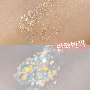 4OIN  DAZE EYE GLITTERのクチコミ「4OIN🇰🇷
DAZE EYE GLITTER
#02 シャンパンゴールド

ザクザクの大粒ラ.....」（2枚目）