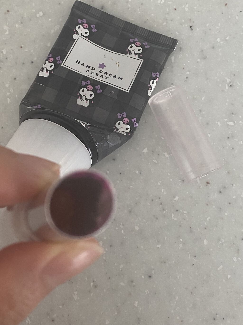 グリッタリーウェブリップバーム/unleashia/リップケアを使ったクチコミ（2枚目）