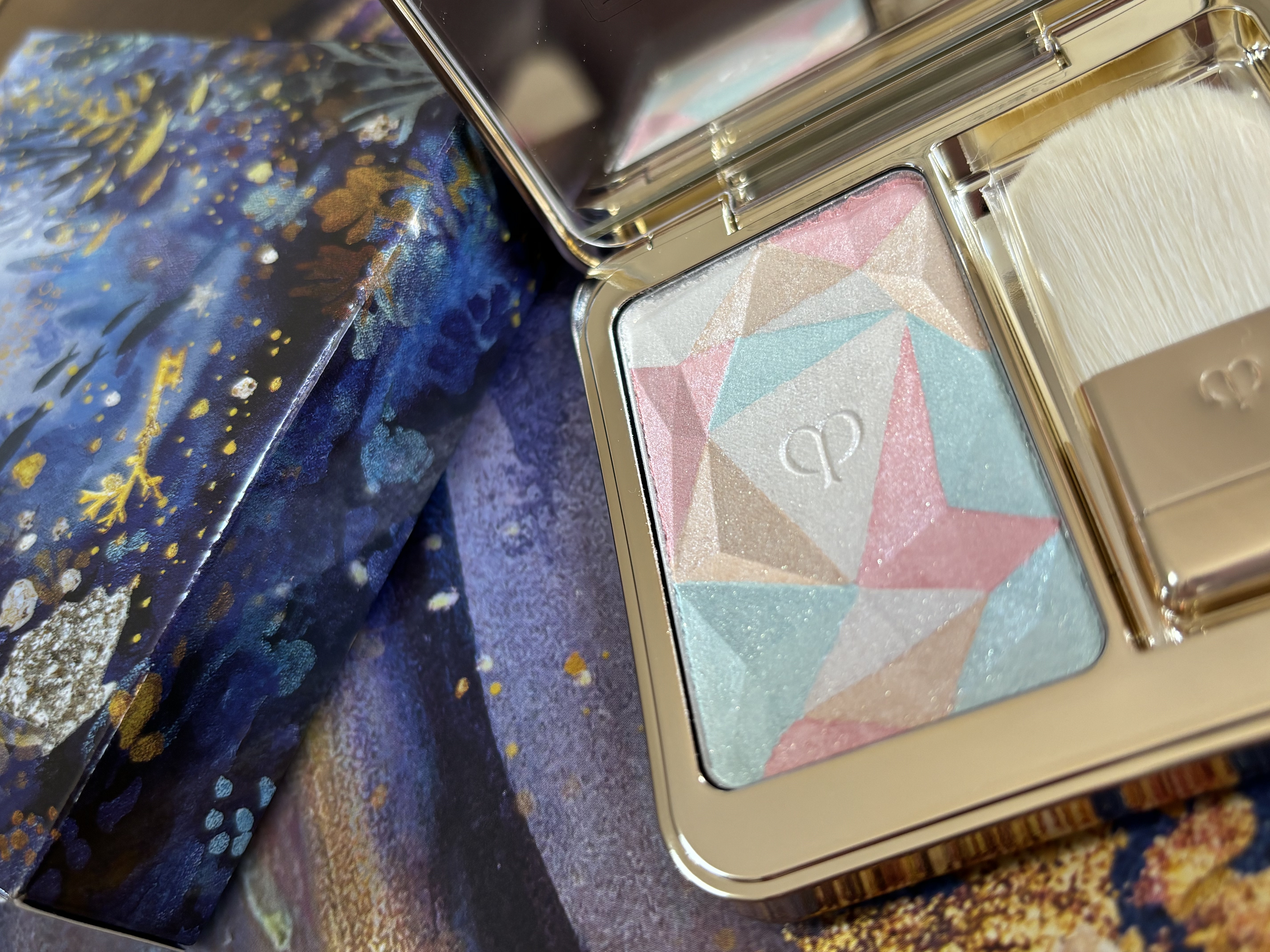 ル・レオスールデクラ /クレ・ド・ポー ボーテ/パウダーハイライトを使ったクチコミ（1枚目）