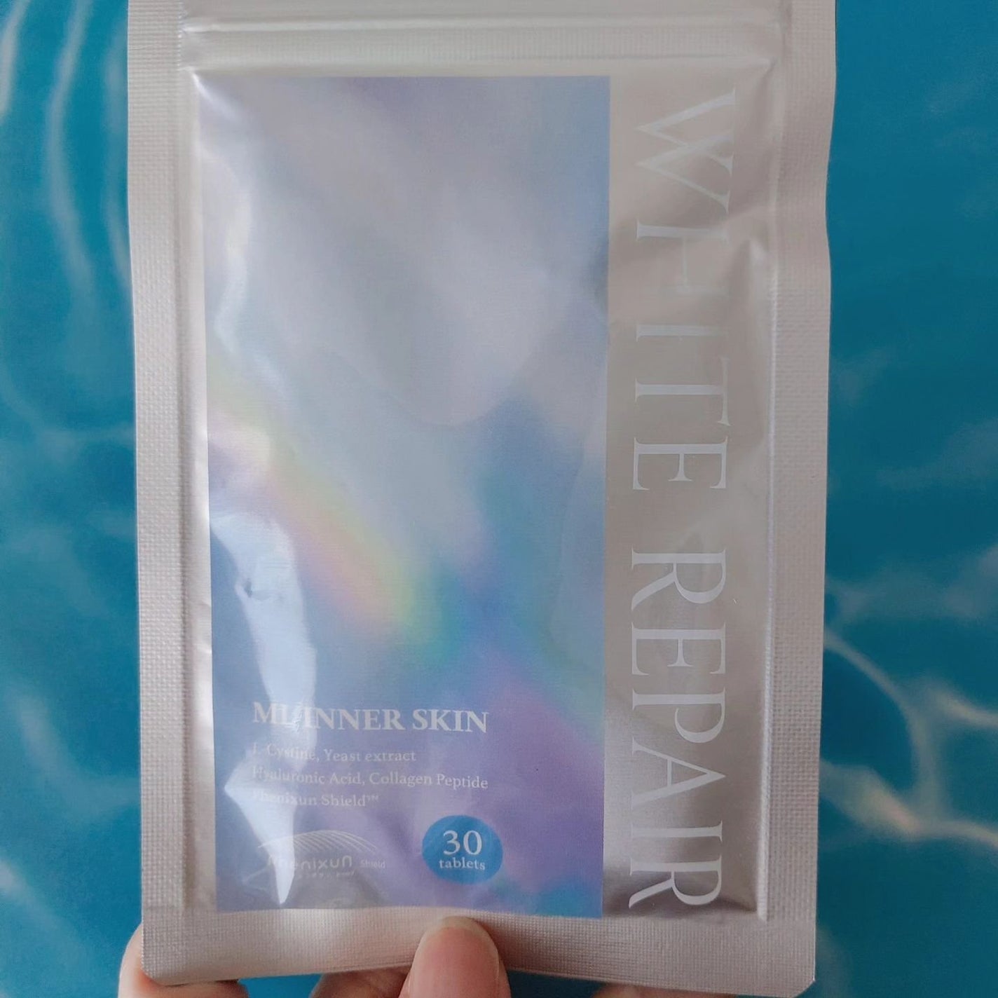 暁子 on LIPS 「1日1粒飲むだけ。2024年7月6日新発売。創業130年以上の..」(1枚目)