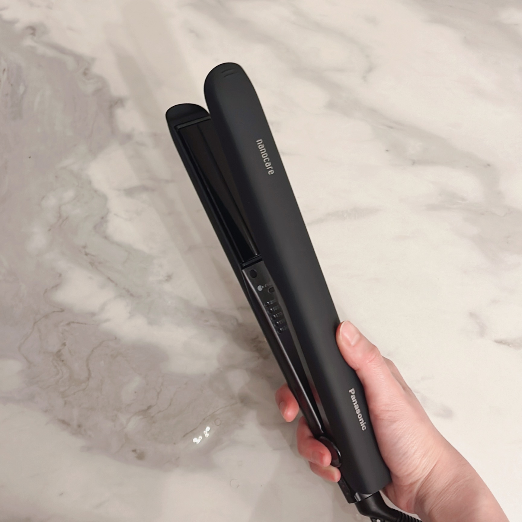 【使った商品】
ストレートアイロン ナノケア EH-HS0J

今までお安いヘアアイロンでそれなりに使っていましたがもうちょっと髪のことを考えたものにしたいと思い、家電界で信じているPanasonicさんにしました！
最新機種？が24年6月