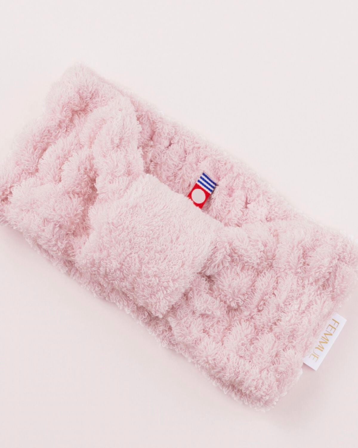 FEMMUE公式アカウント on LIPS 「大人気💖『スキンケアバンド』が復刻🎀♡バレンタインシーズン限定..」(3枚目)