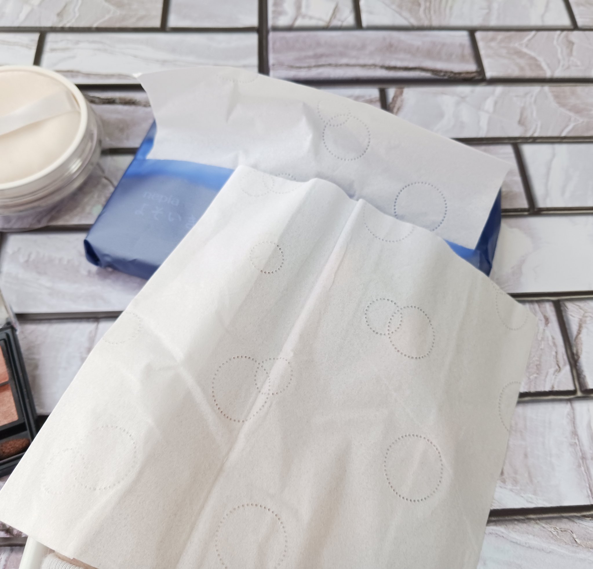 よそいき保湿ティシュ/ネピア/ティッシュを使ったクチコミ（3枚目）