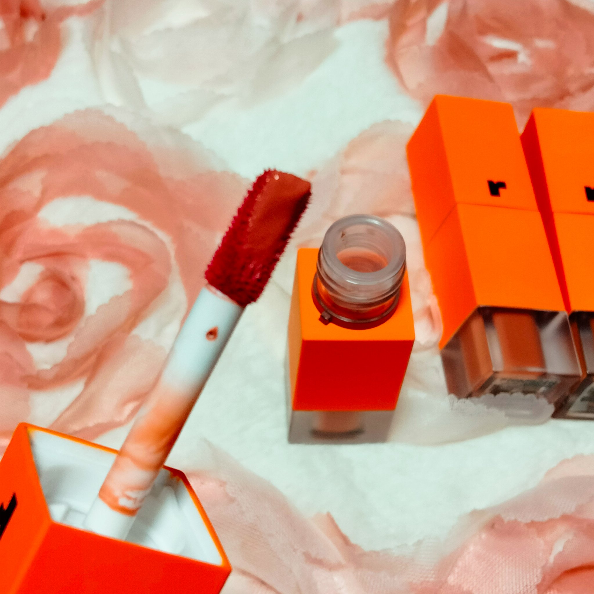 フルーティントブーケ 04 ダリアアンバー/RICAFROSH/リップティントを使ったクチコミ（2枚目）