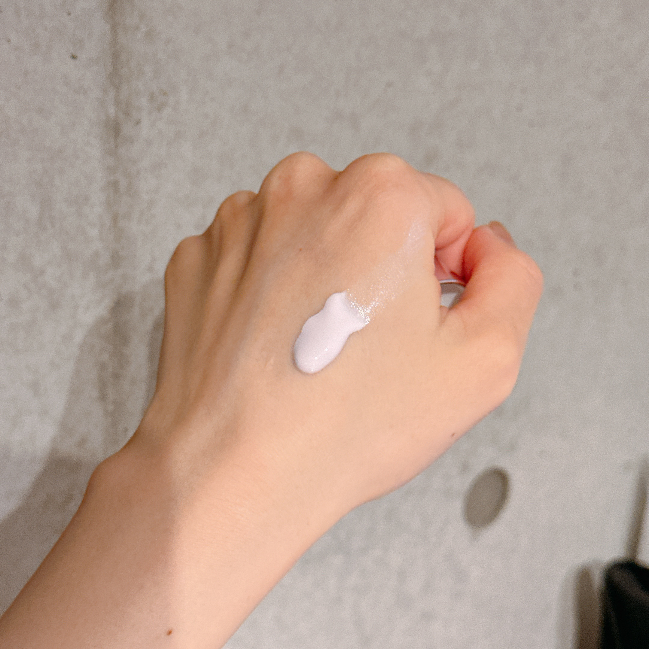 ダルバ ウォータフル トーンアップ サンクリーム(パープル)/ダルバ/日焼け止めクリームを使ったクチコミ（2枚目）