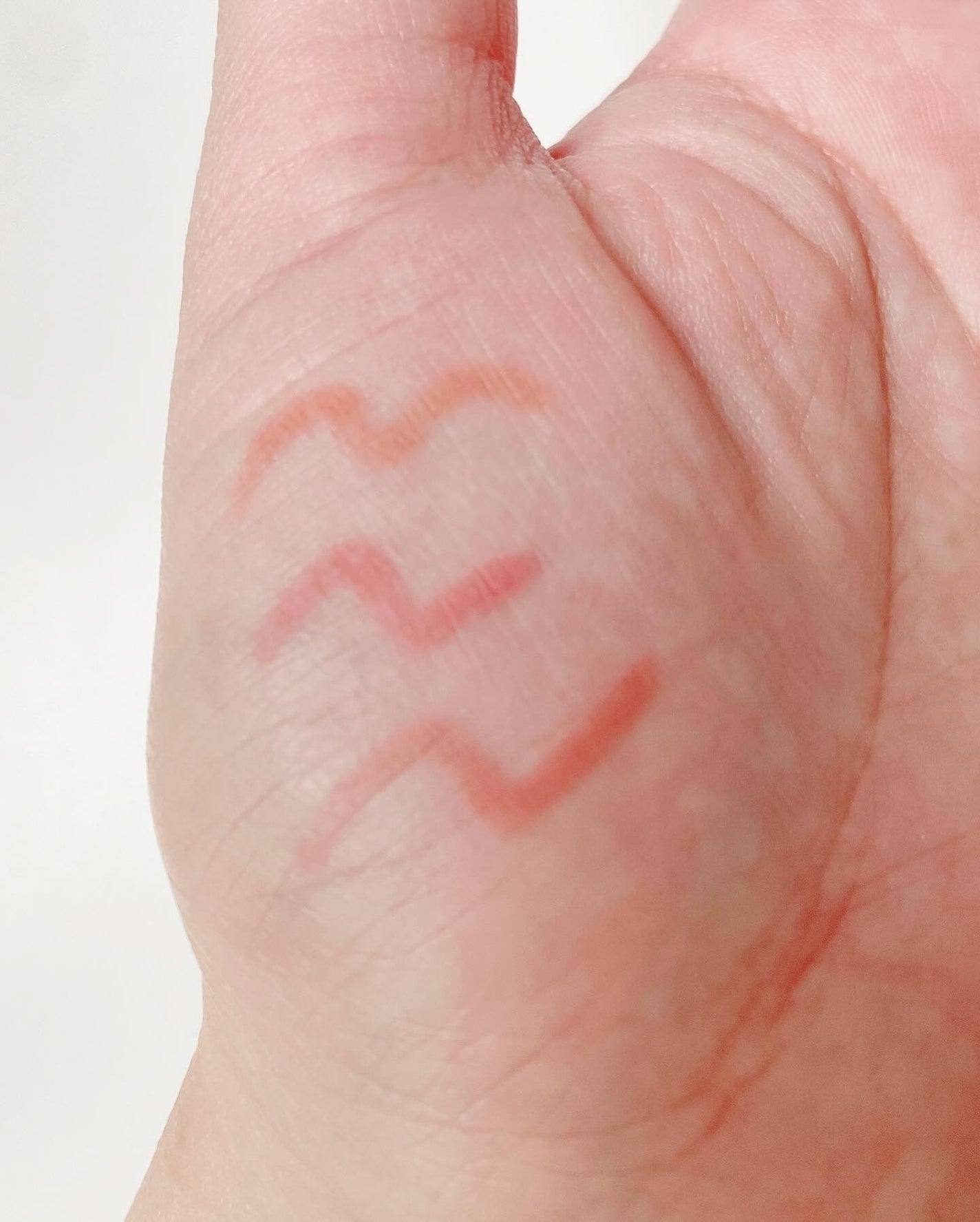 ドットオンムードリップペンシル/Heart Percent/リップライナーを使ったクチコミ(5枚目)