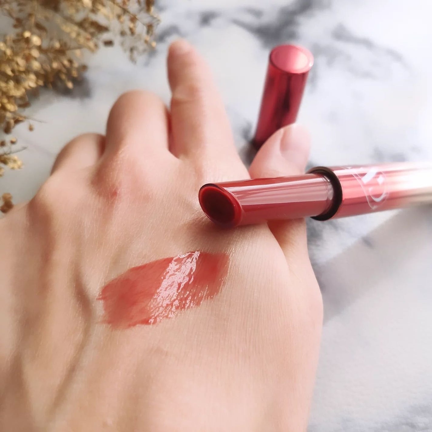 ゲットイットティントグレーズバーム/TONYMOLY/リップティントを使ったクチコミ(4枚目)