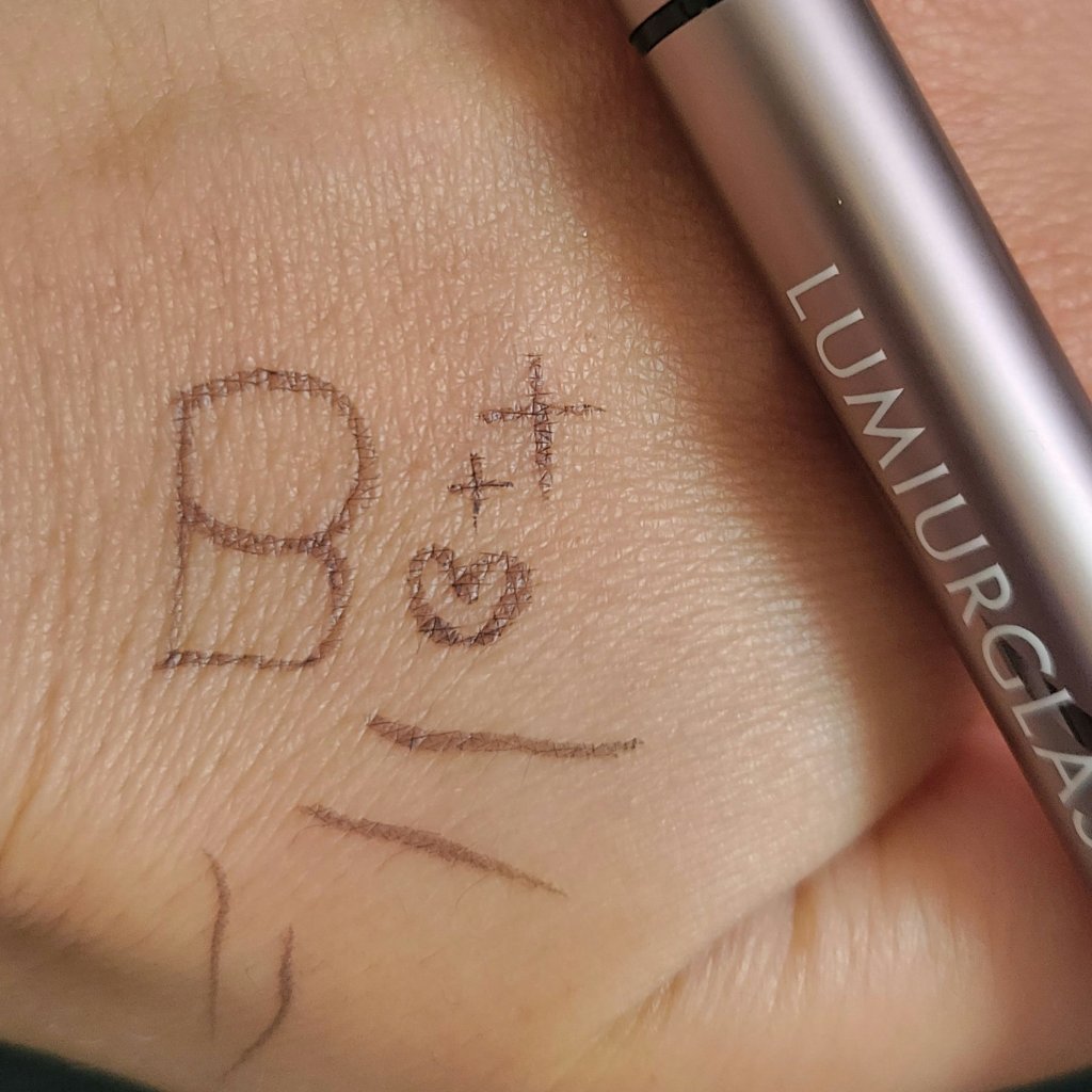 スキルレスライナー/LUMIURGLAS/リキッドアイライナーを使ったクチコミ（2枚目）