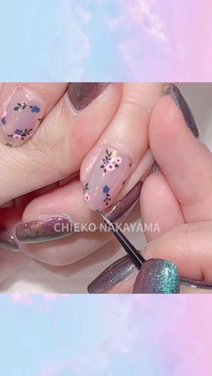 #ネイル,#小花柄ネイル,#フラワーネイルのネイルデザイン