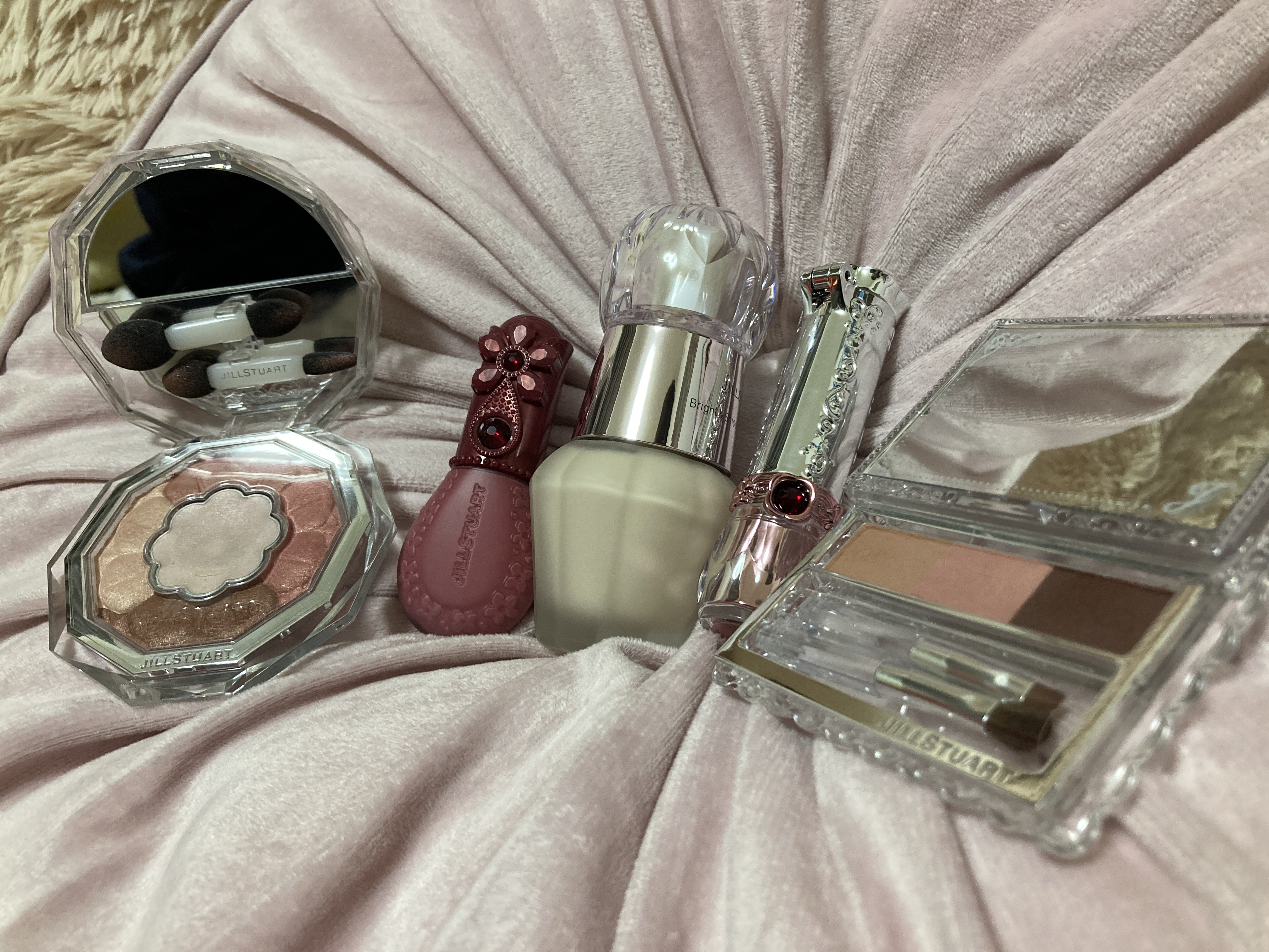 ジルスチュアート　リップブロッサム グロウ 103 berry yogurt<ギルティパフェタイム>(限定色)/JILL STUART/口紅を使ったクチコミ（2枚目）