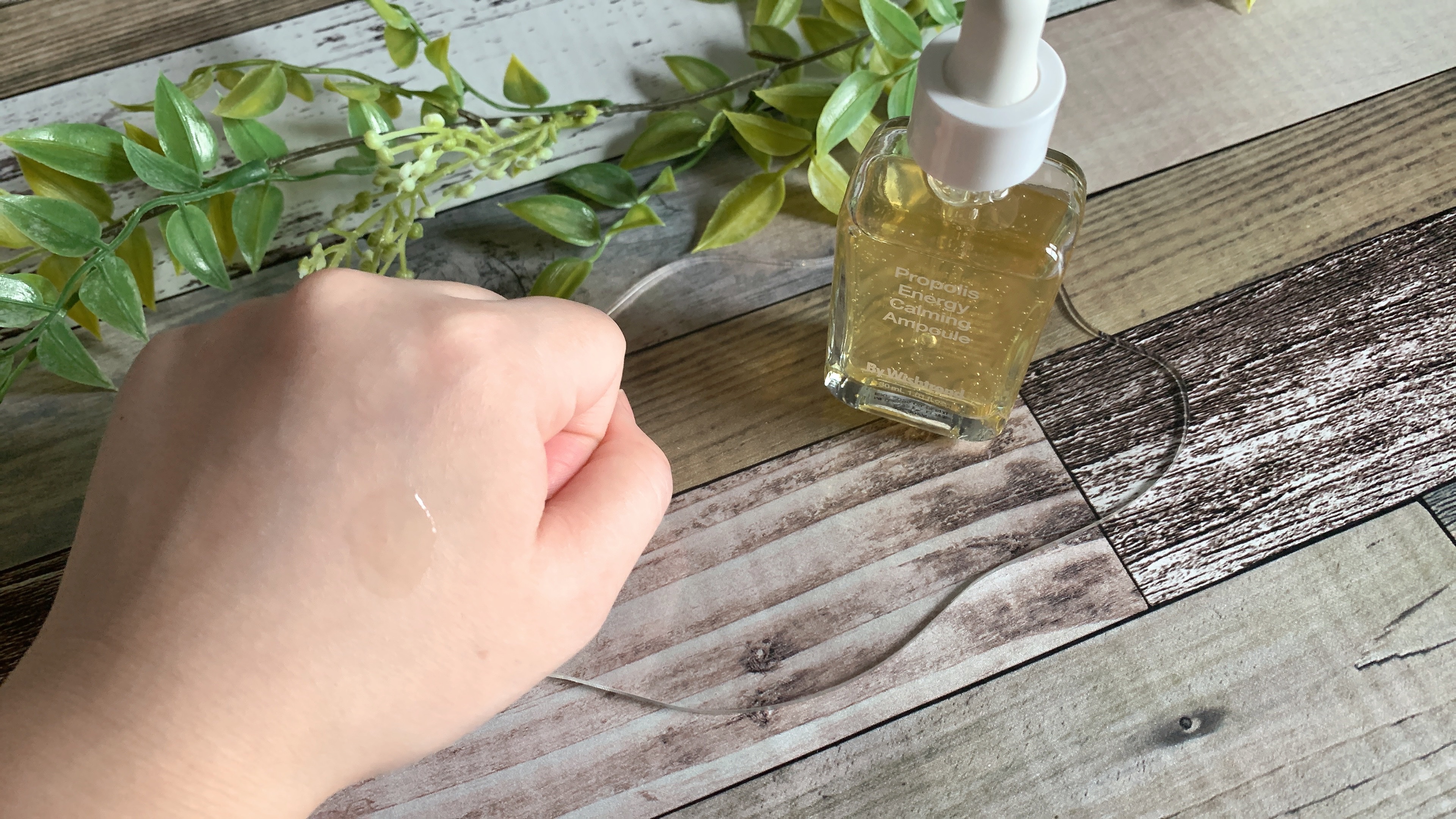 プロポリスエナジーカーミングアンプル/By Wishtrend/美容液を使ったクチコミ（3枚目）