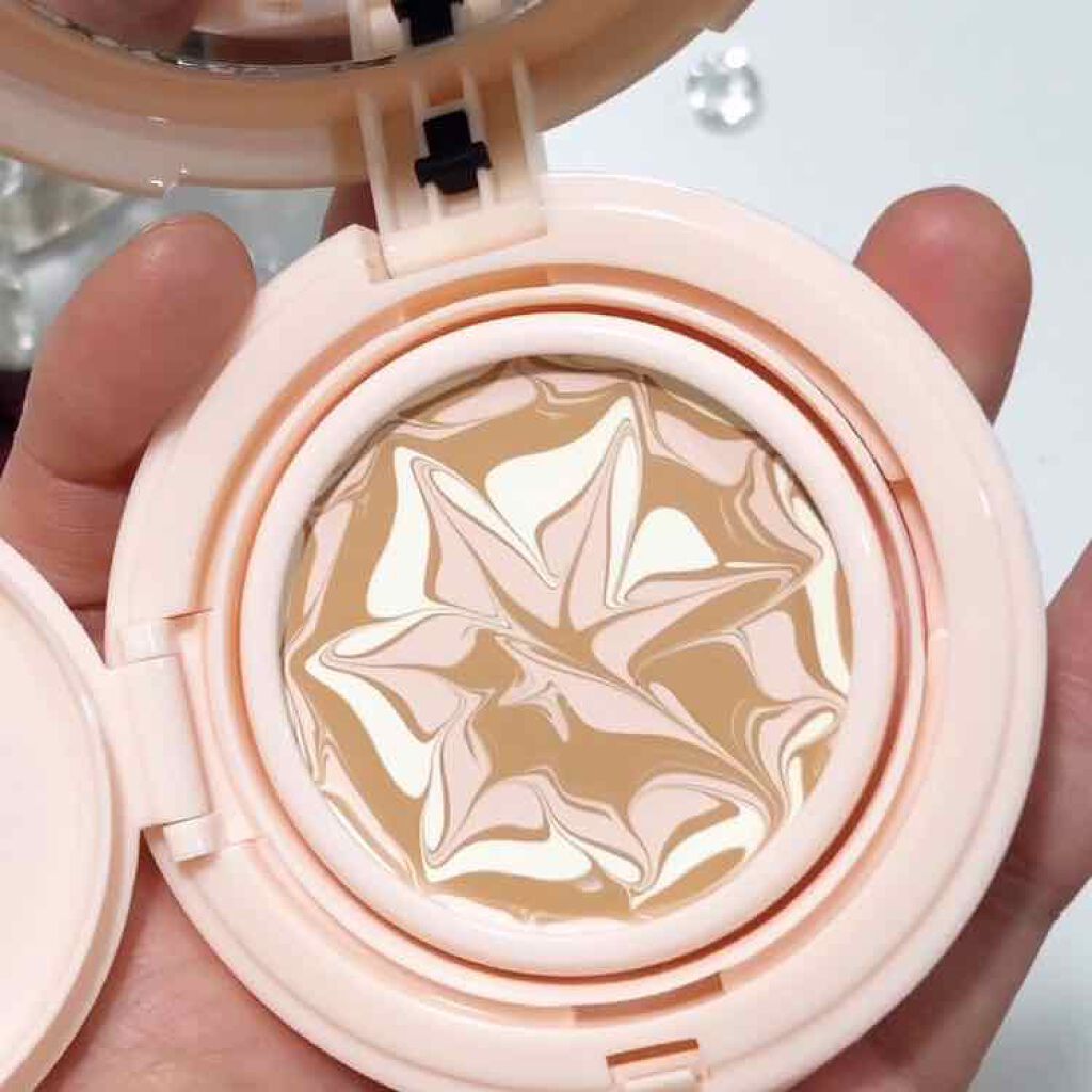 フォトレディ キャンディッド ウォーター エッセンス コンパクト ファンデーション 004 バフ/REVLON/クリーム・エマルジョンファンデーションを使ったクチコミ（3枚目）