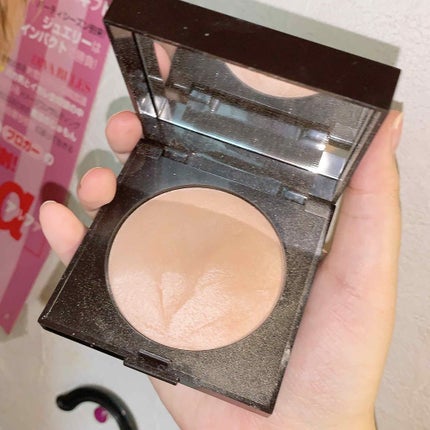 マットラディアンス ベイクドパウダー ハイライト01/ローラ メルシエ/パウダーハイライトを使ったクチコミ(2枚目)