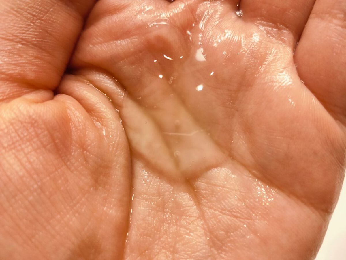 エッセンシャル クレンザー/ロベクチン/洗顔フォームを使ったクチコミ(4枚目)