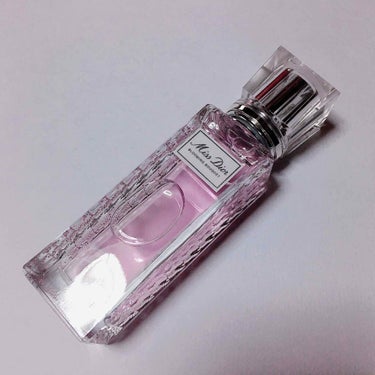 
♥ミスディオールブルーミングブーケローラーパール20ml

見た目が可愛くてほしくてほしくて、だけどミスディオールのスプレータイプは持ってるので、それなら持ってない色のリップがほしいと後回しにしてきた