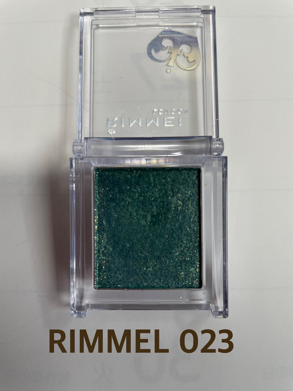 プリズム パウダーアイカラー/リンメル ロンドン/単色アイシャドウを使ったクチコミ(1枚目)