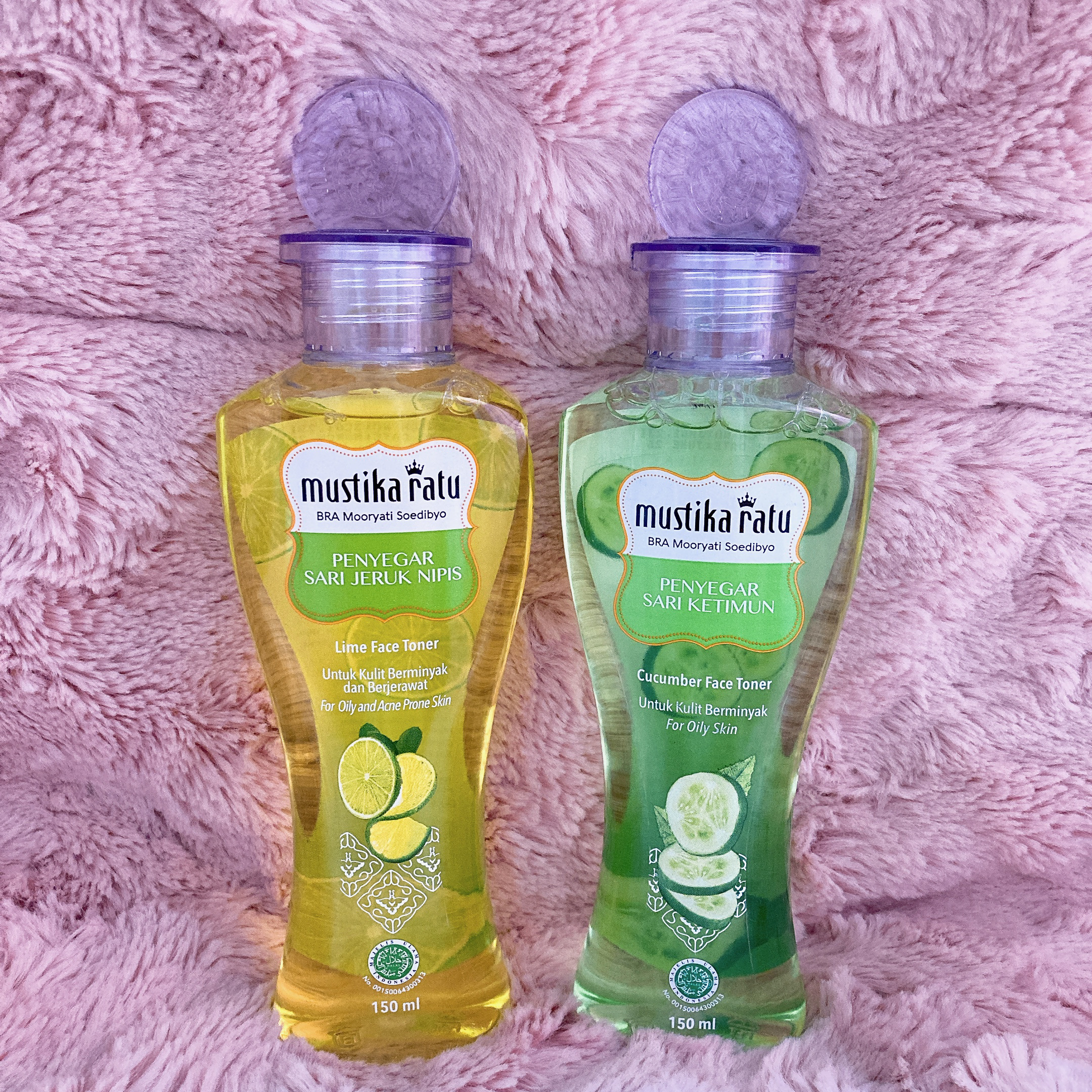 mustika ratu Face Toner (Lime/Cucumber)

2つともバリで購入しました！

緑の方(右)きゅうりの香りがする化粧水
本当に水って感じの化粧水で馴染みやすい。
シャバシャバ使ってさっぱりした仕上がりが好き