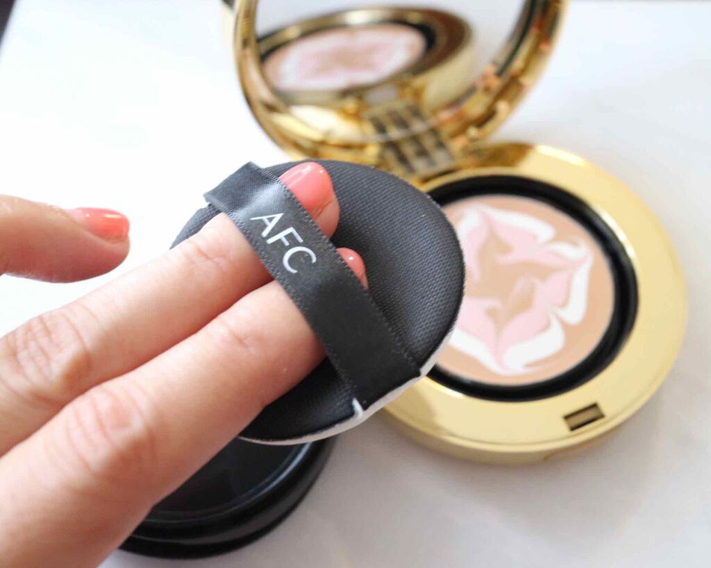 オールインワンUVファンデーション セレビューティーエッセンスパクト/エーエフシー/クリーム・エマルジョンファンデーションを使ったクチコミ(4枚目)