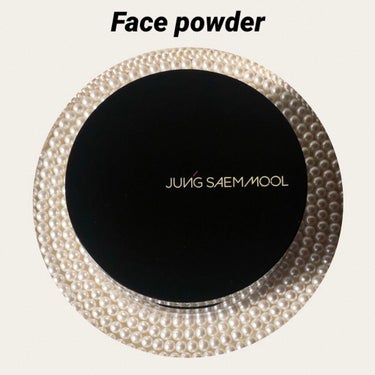 JUNG SAEM MOOL エッセンシャルパウダーイルミネーターのクチコミ「.
Face powder 
.
◻︎Jong saem mool
essential pow.....」（1枚目）